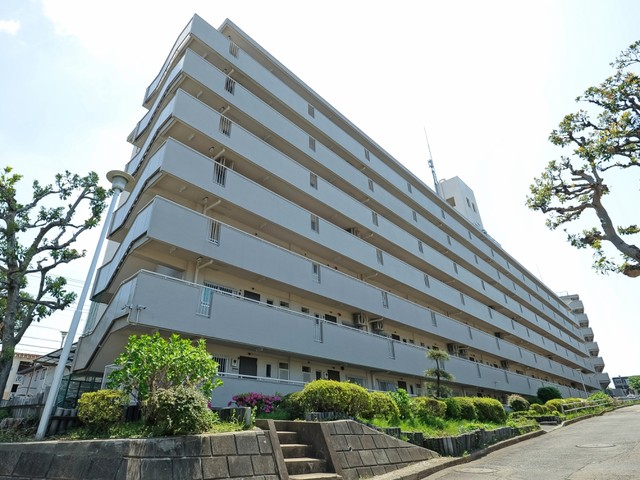しらとり台住宅1号棟